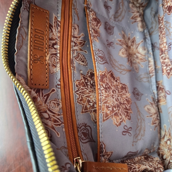 HOBO Black Pebbled Leather Shoulder Bag / HoboCondition: Excellent Pre-owned - Picture 11 of 16